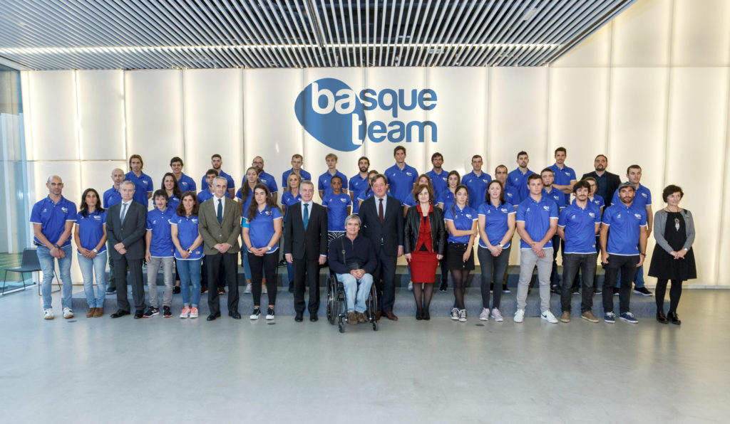 Iñigo Urkullu Lehendakariak harrera egin die Basque Teameko kirolariei