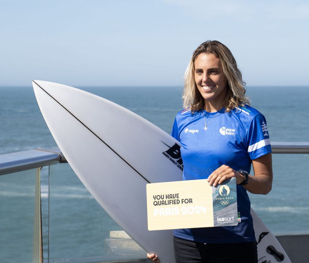 Nadia Erostarbe Basque Teameko surflariak WCT zirkuituan debuta egingo du, estatu mailan hori lortzen duen lehen emakumea izanik