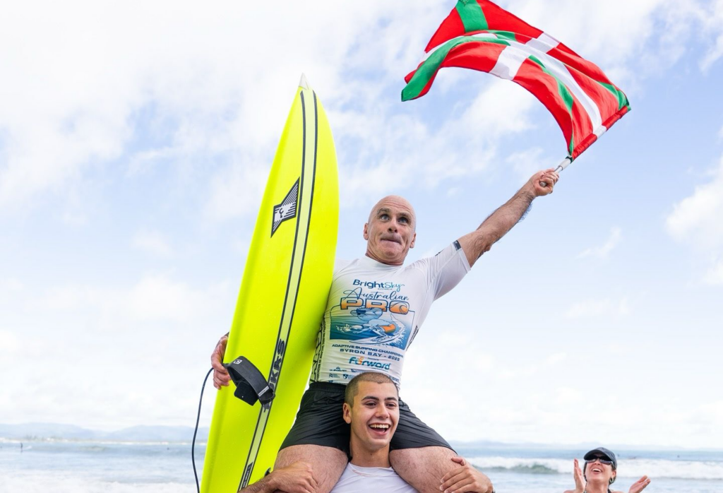 El surfista de Basque Team Aitor Francesena se proclama campeón en la prueba de Australia, dentro del circuito Mundial AASP