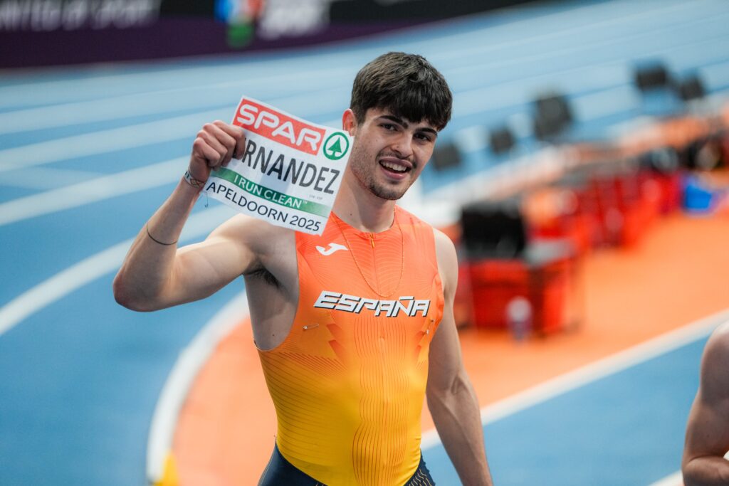 Markel Fernández se cuelga la medalla de plata en el 4x400 del Europeo Indoor de Apeldoorn