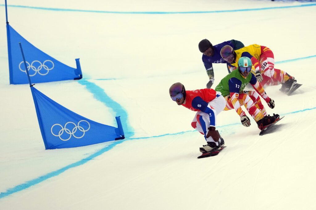 Lucas Eguibar y Alvaro Romero llegan hasta los cuartos y los octavos de final, respectivamente, en los Juegos de Milano-Cortina