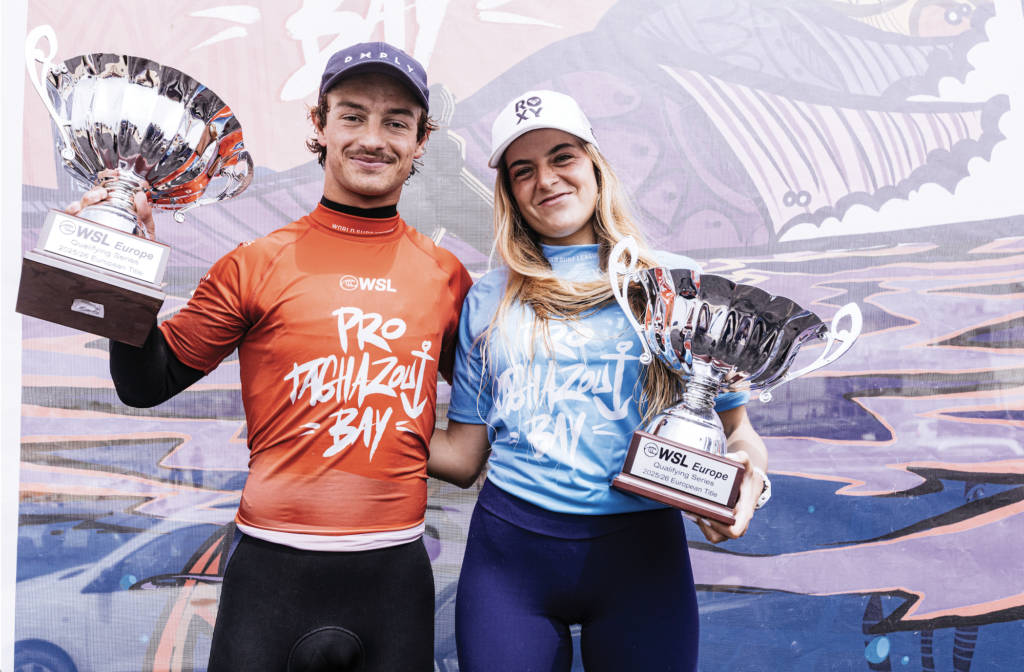 Los surfistas Janire González Etxabarri y Adur Amatriain se proclaman campeones de Europa