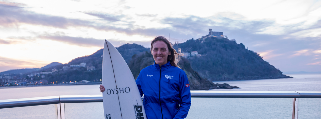 La deportista de Basque Team Nadia Erostarbe vuelve a hacer historia al clasificarse para el Championship Tour, la máxima categoría del surf mundial