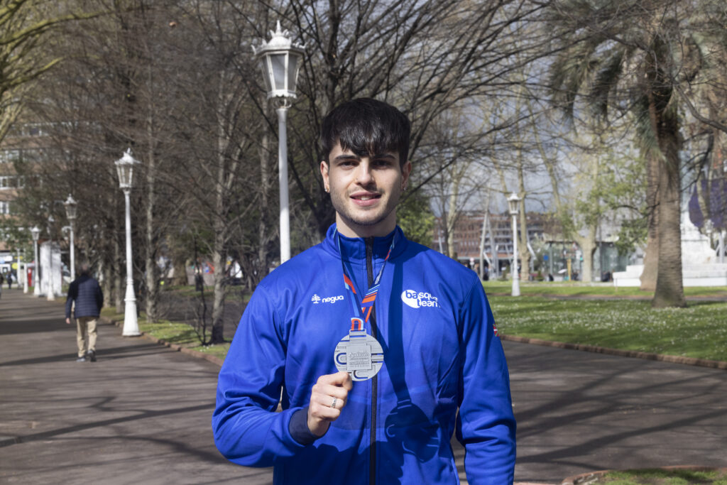 Markel Fernández se adjudica la plata en el 4x400 mixto del Mundial indoor de atletismo