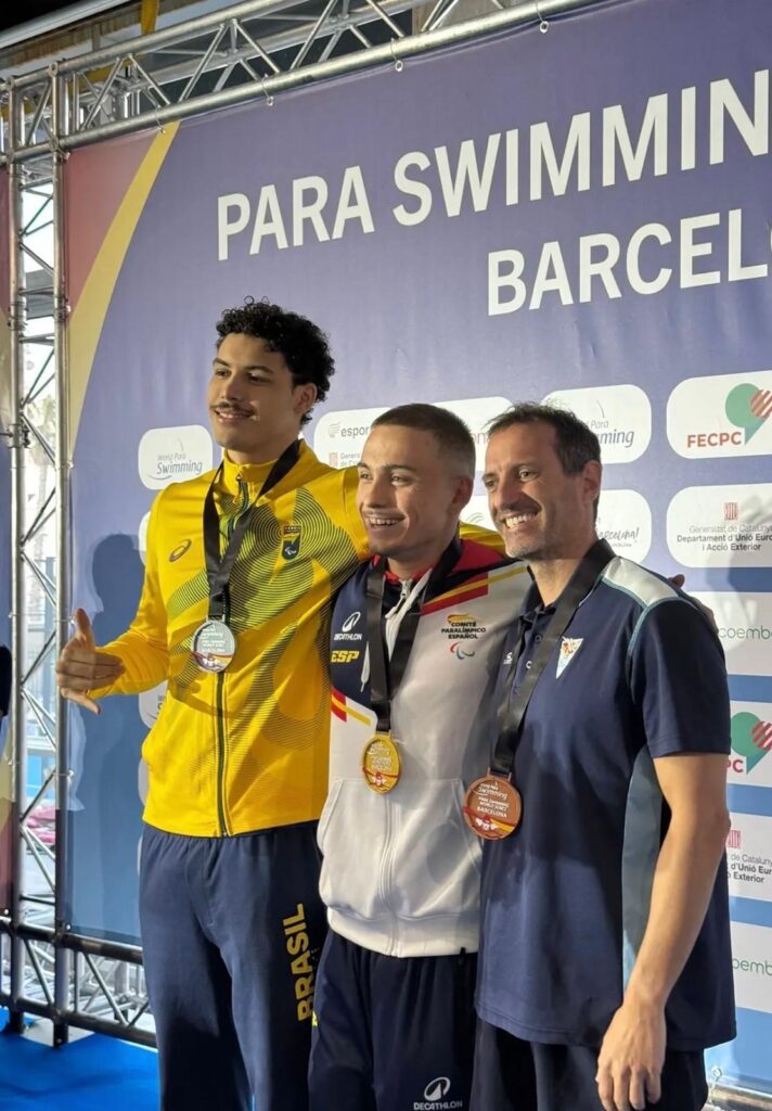 Los nadadores de Basque Team Iñigo Llopis y Nahia Zudaire regresan con tres medallas de la Serie Mundial de Barcelona