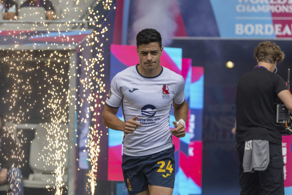 El jugador de rugby de Basque Team Anton Legorburu se lleva el bronce en la prueba de Burdeos y termina también tercero en la clasificación final de las World Seven Series