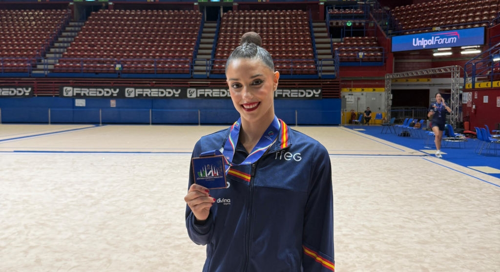 La gimnasta de Basque Team Salma Solaun cosecha dos medallas en la Copa del Mundo de Milán